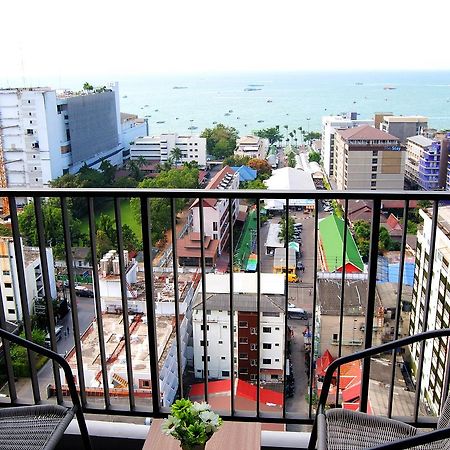 The Base Pattaya Apartment Bagian luar foto