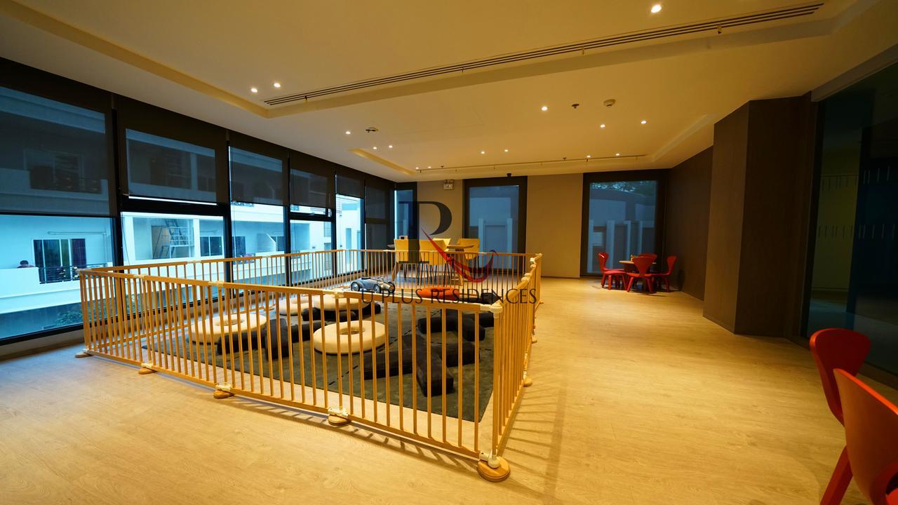 The Base Pattaya Apartment Bagian luar foto
