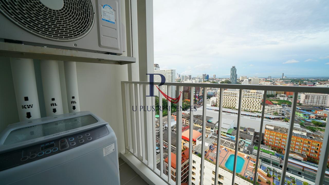 The Base Pattaya Apartment Bagian luar foto
