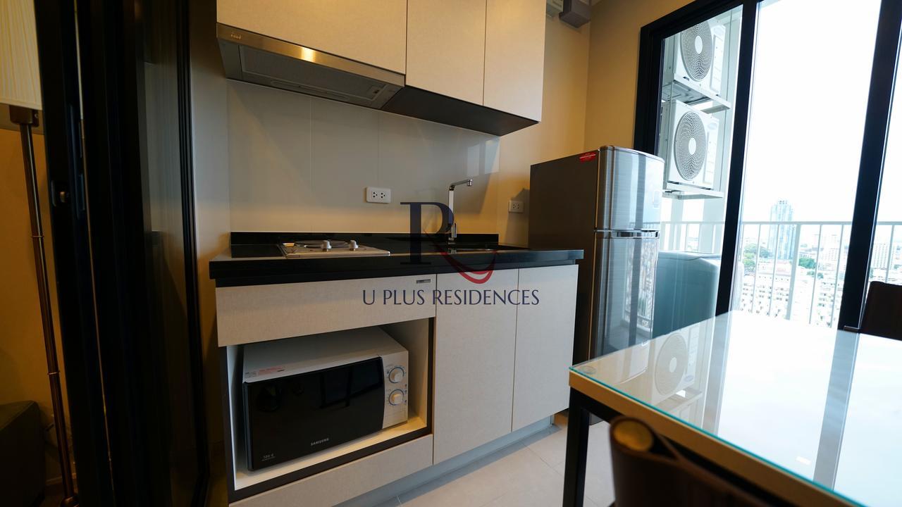 The Base Pattaya Apartment Bagian luar foto