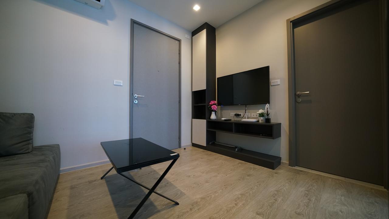 The Base Pattaya Apartment Bagian luar foto