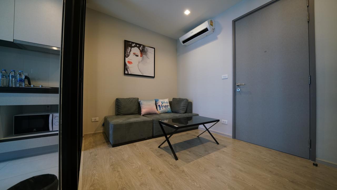 The Base Pattaya Apartment Bagian luar foto