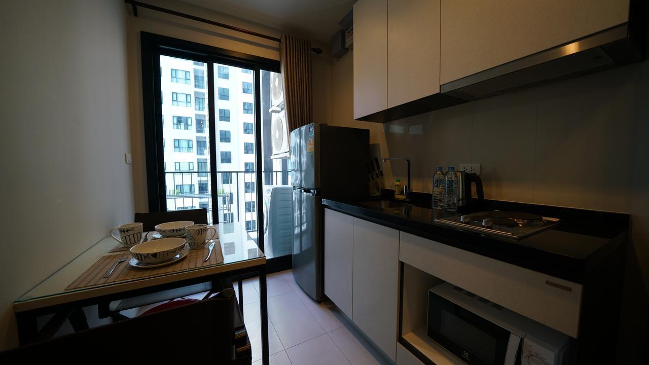 The Base Pattaya Apartment Bagian luar foto