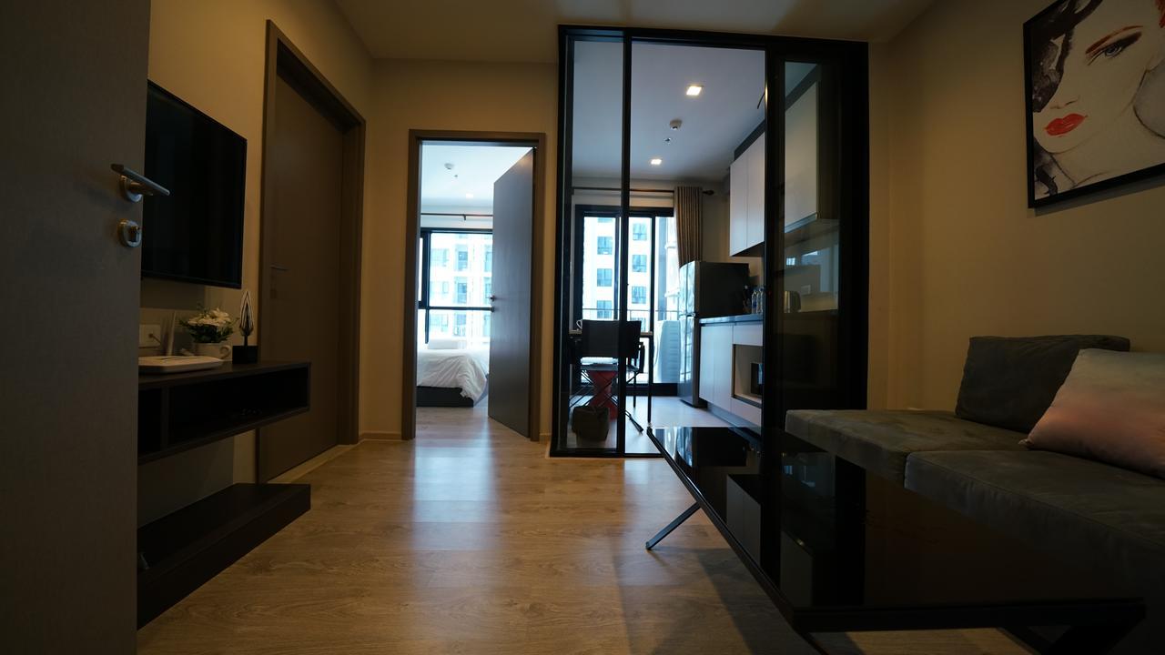 The Base Pattaya Apartment Bagian luar foto